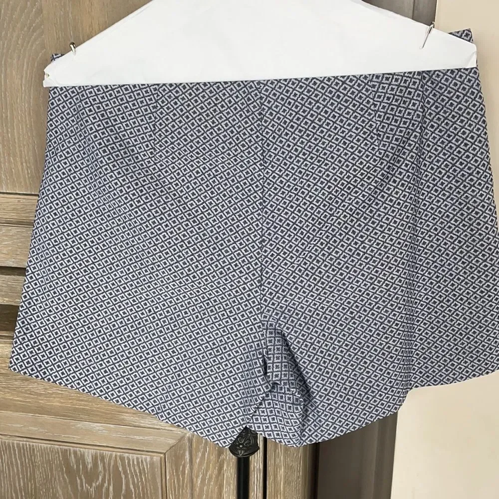 Ecru cotton shorts size 6